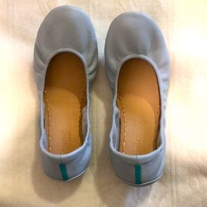 Size 8 Tieks in Cool Grey